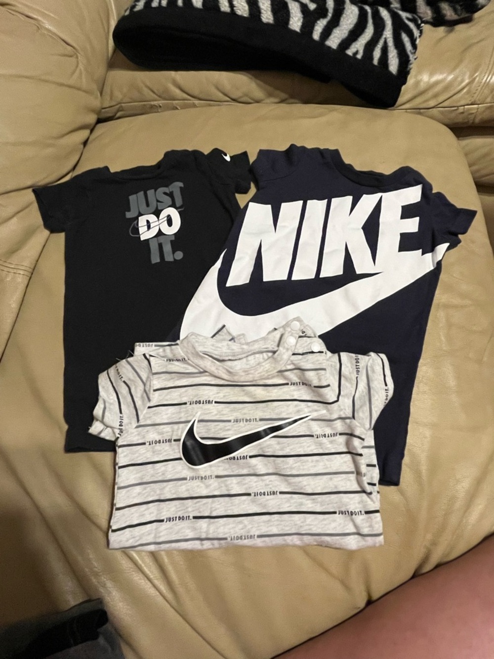 Nike Kids Short Sleeve Tees in Black, Navy & Heather Gray